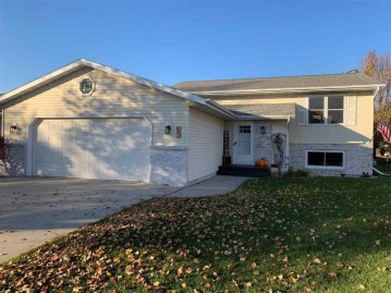 712 Woodsview Lane, Kimberly, WI 54136-2130