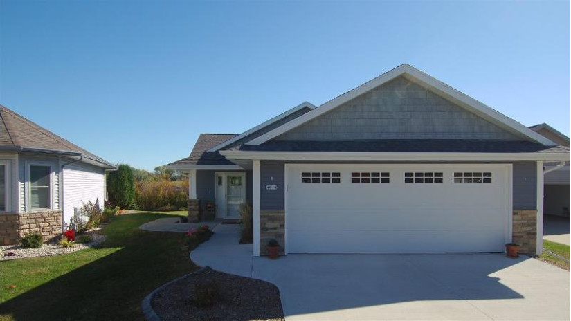 4014 Hemlock Court Oshkosh, WI 54904 by First Weber, Realtors, Oshkosh $344,900