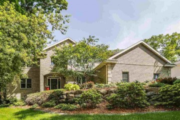 4876 Trantin Ct, Westport, WI 53597