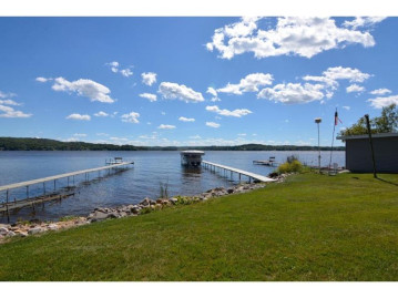 726 Lake Wisconsin Dr, Merrimac, WI 53561