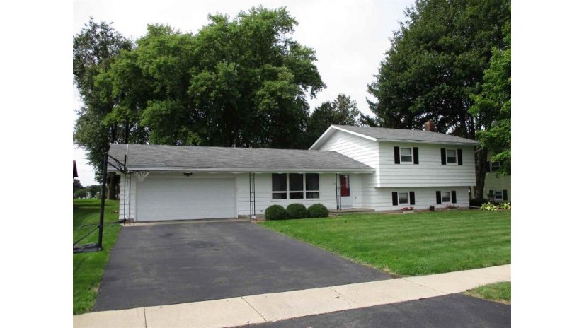 324 S Cleveland Ave DeForest, WI 53532 by Badgerland Real Estate & Associates, Llc $279,900