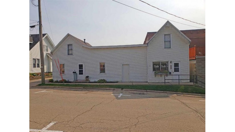 121 & 113 E Cornelia St Darlington, WI 53530 by Century 21 Advantage $29,000