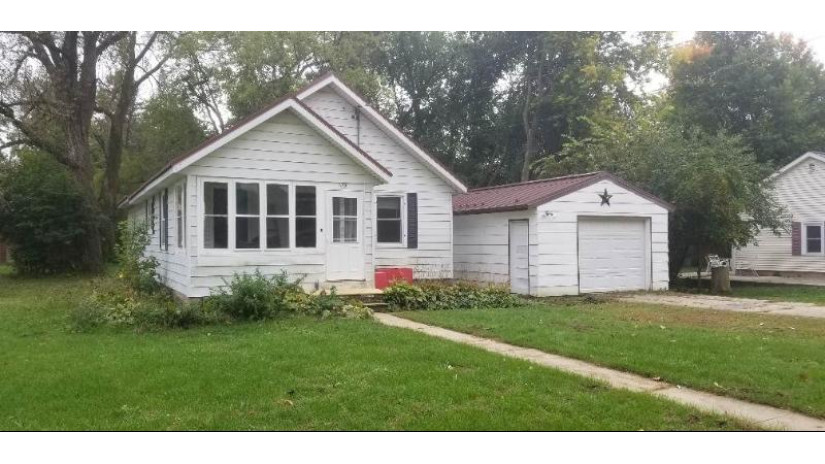 520 E North St Poynette, WI 53955 by Century 21 Affiliated $140,000