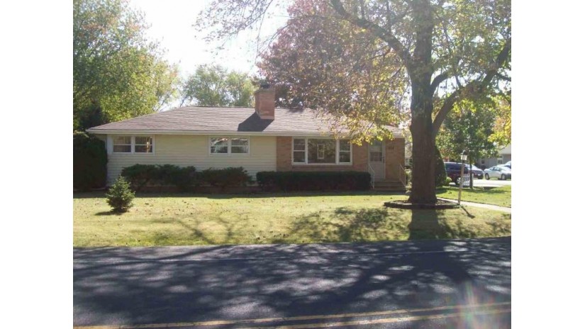 804 E Inman Pky Beloit, WI 53511 by Century 21 Affiliated $174,900