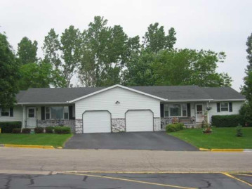 1209 9th St 7, Baraboo, WI 53913