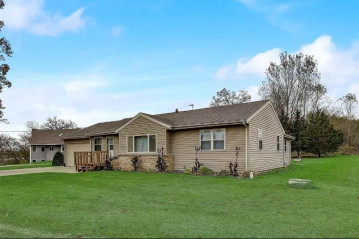 6403 County Road P, Dane, WI 53529