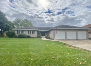 4116 Park View Dr, Janesville, WI 53546-1776