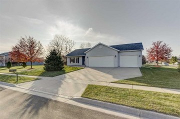 302 Buena Vista Dr, Arlington, WI 53911