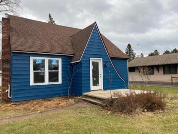 221 Third St, Eagle River, WI 54521