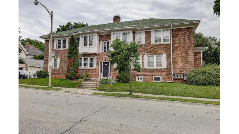 2309 E Locust St Milwaukee, WI 53211 by Powers Realty Group $575,000