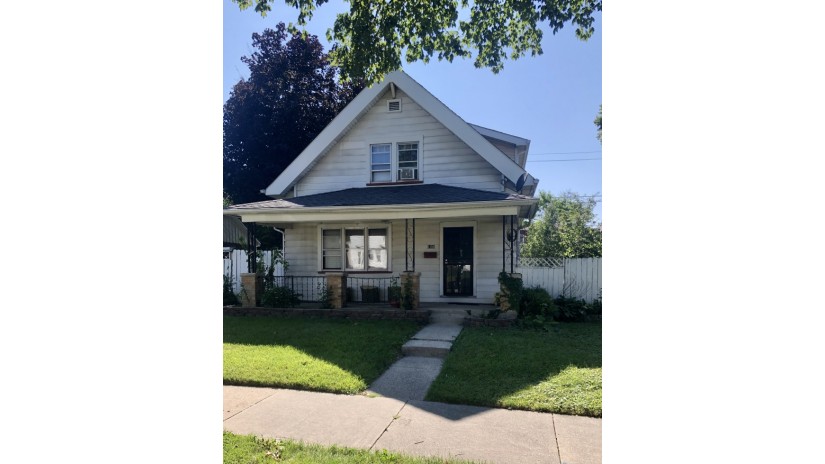 3155 S 12th St Milwaukee, WI 53215 by Shorewest Realtors $120,000