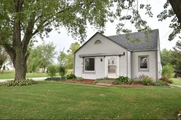 9742 W 5 Mile Rd, Raymond, WI 53126