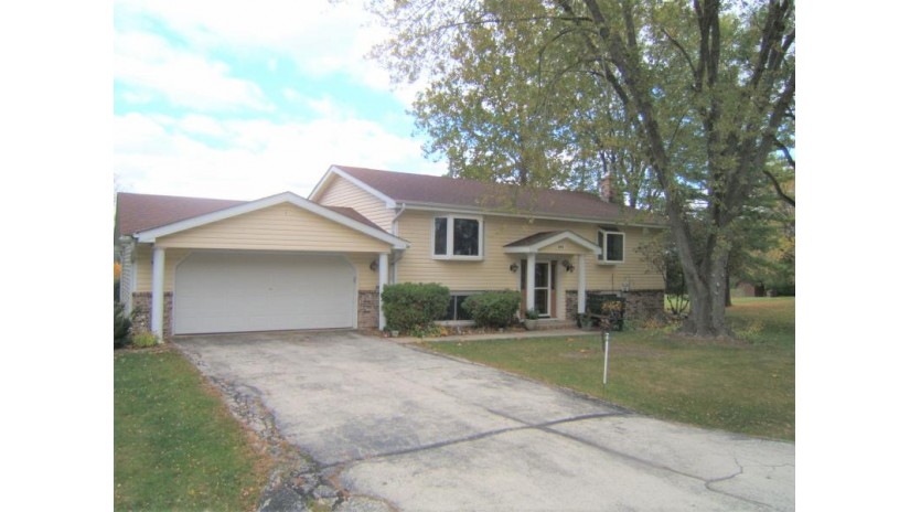 6044 Fayette Dr Caledonia, WI 53402 by Realty Executives - Elite $249,900