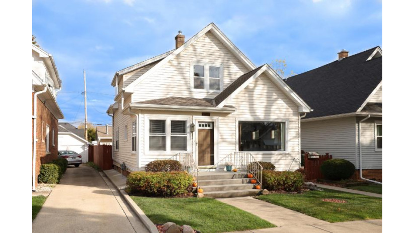 2053 Quincy Ave Racine, WI 53403 by Berkshire Hathaway HomeServices Metro Realty-Racin $159,900