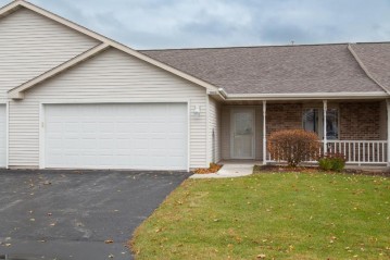 1835 Mapledale Ct, Sheboygan, WI 53081-1755