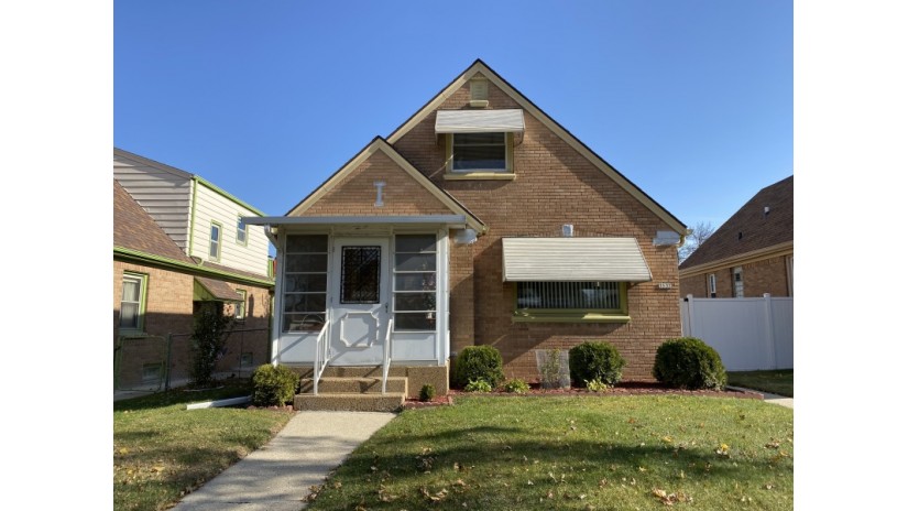 3532 S 12th St Milwaukee, WI 53221 by Shorewest Realtors $179,900