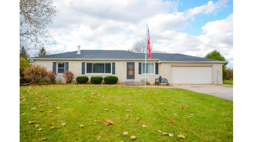 3285 Burlawn Pkwy Brookfield, WI 53005 by Elements Realty LLC $279,900