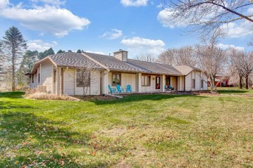 905 Bayberry Ln, Kohler, WI 53044-1467