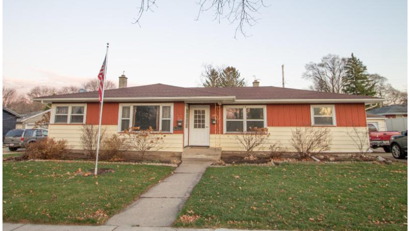 609 N Moreland Blvd 611 Waukesha, WI 53188 by RE/MAX Service First $250,000