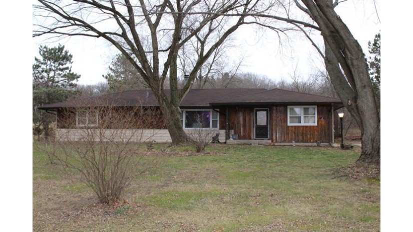 5861 Alvin Howe Rd Lyons, WI 53105 by RE/MAX Premier Properties $189,900