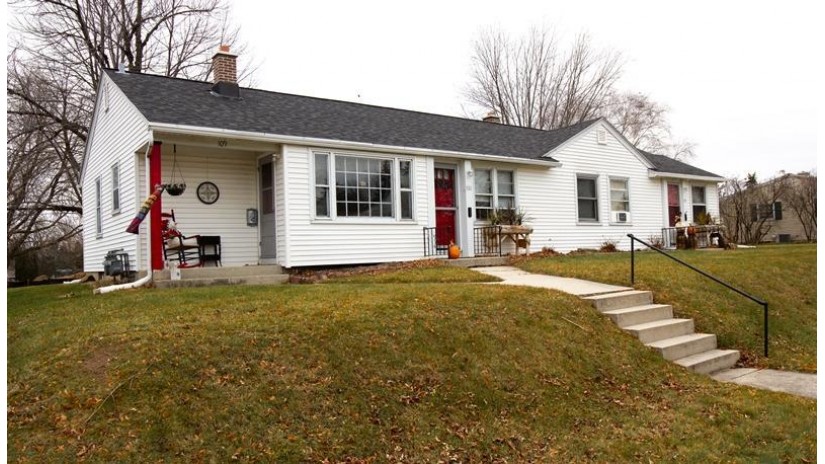 109 Bryant Ct Sheboygan Falls, WI 53085 by RE/MAX Universal $173,500