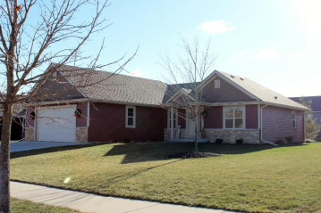 291 Owls Ln, Kewaskum, WI 53040-9056