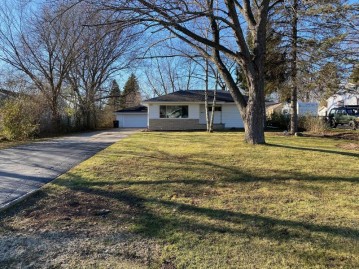 8355 N 51st St, Brown Deer, WI 53223-3514