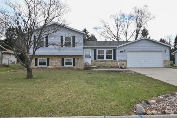 721 Crestview Dr, Watertown, WI 53094-6058