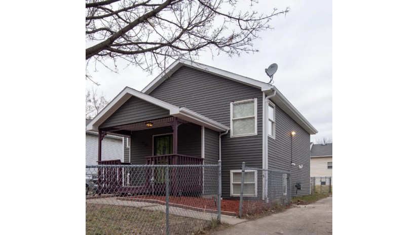 2208 W Galena St Milwaukee, WI 53205 by Lloyd and Bobolink Real Estate LLC $123,000