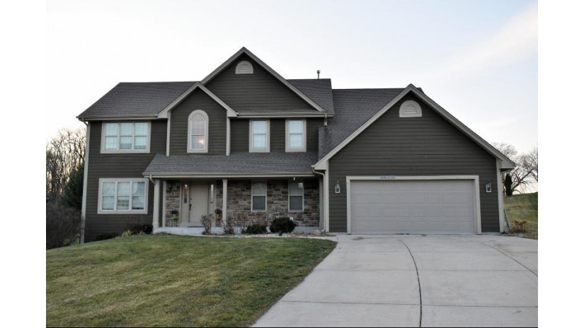 W234N7953 Mallard Ct Sussex, WI 53089 by TerraNova Real Estate $499,900