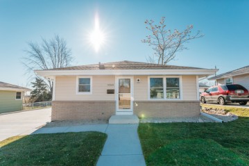 3365 E Henry Ave, Cudahy, WI 53110-3035