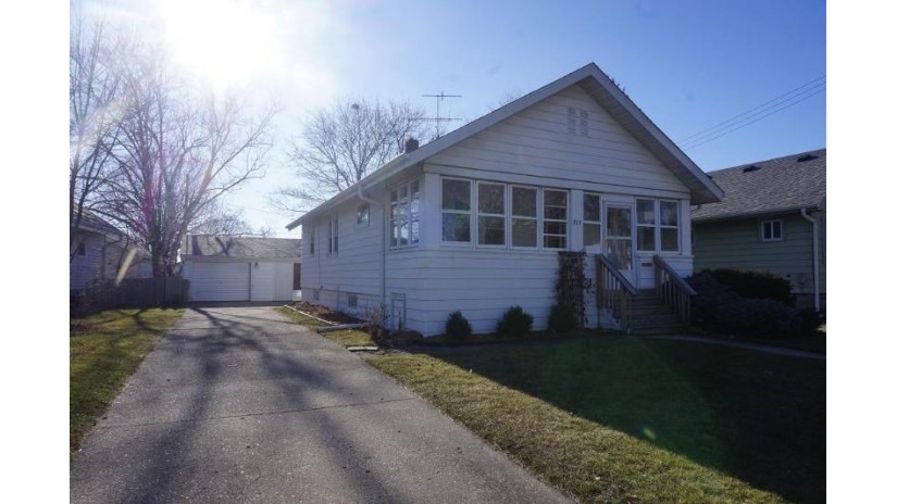 917 75th St Kenosha, WI 53143 by RealtyPro Professional Real Estate Group $159,900