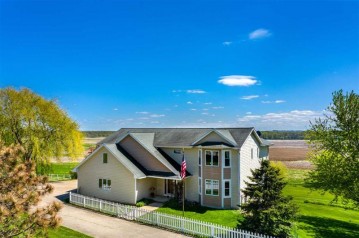 8619 Edgewater Ridge, Rushford, WI 54963