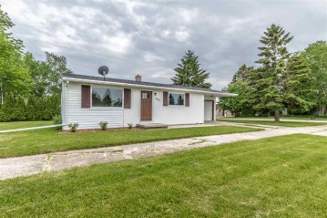 403 E Magnolia Avenue, Manitowoc, WI 54220-2111