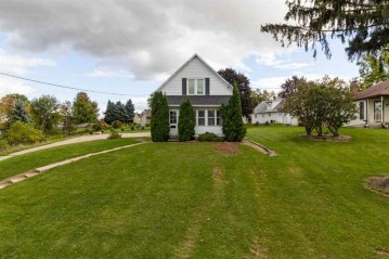 111 Darboy Road, Combined Locks, WI 54113-1003