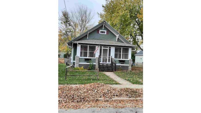 373 Nassau Street Menasha, WI 54952 by Coldwell Banker Real Estate Group $134,900