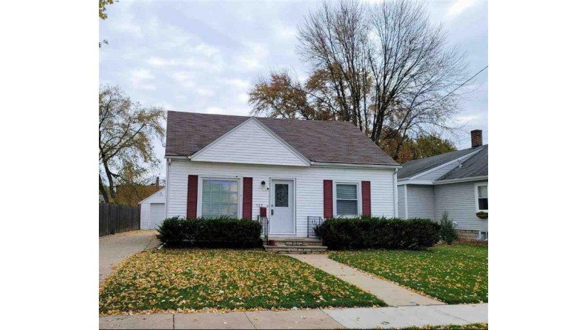 532 Elm Street Neenah, WI 54956 by Century 21 Ace Realty $155,000