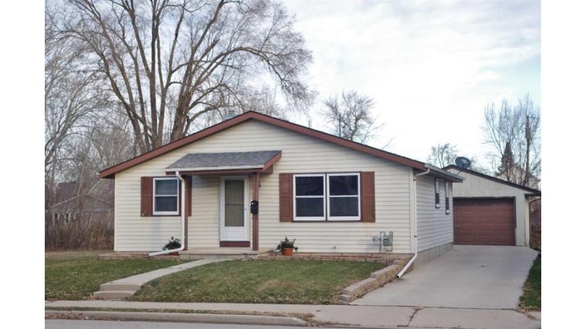 76 Clinton Street North Fond Du Lac, WI 54937 by Klapperich Real Estate, Inc. $129,900