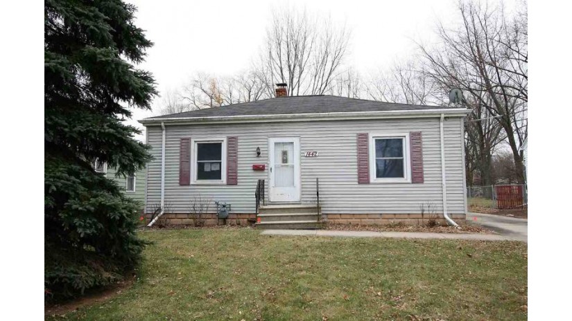 1442 Emilie Street Green Bay, WI 54301 by Coldwell Banker Real Estate Group $68,000