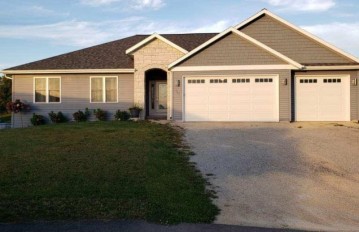 111 Foxview Ct, Beaver Dam, WI 53916