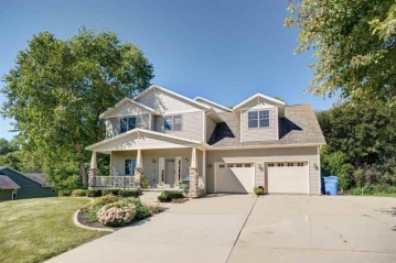 2213 Surrey Ln, Baraboo, WI 53913