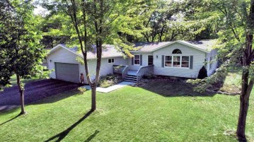 158 Hill Pl, Lake Delton, WI 53965