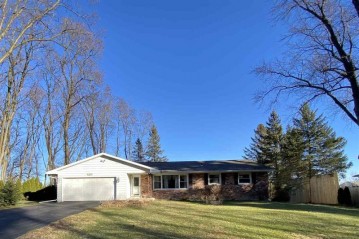 2399 White Oak Tr, Dunn, WI 53575