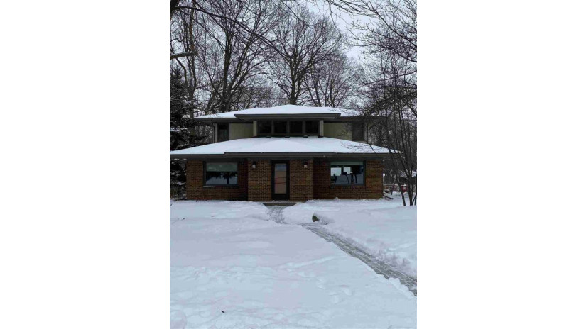 925 Magdeline Dr Maple Bluff, WI 53704 by Fsbo Comp $750,000