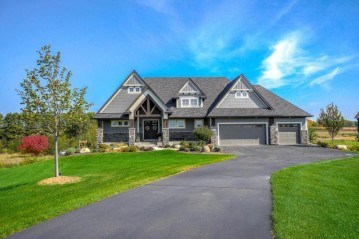 367 Meadow Valley Trl, Hudson, WI 54016