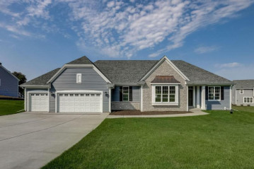 W220S3943 Crestview Ct, Waukesha, WI 53189