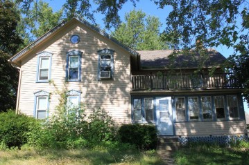 809 Granville Rd, Cedarburg, WI 53012