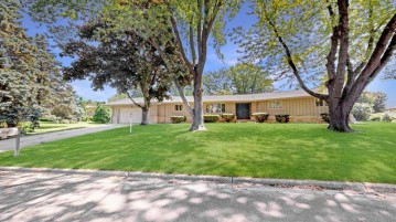 349 S Woodland Dr, Whitewater, WI 53190