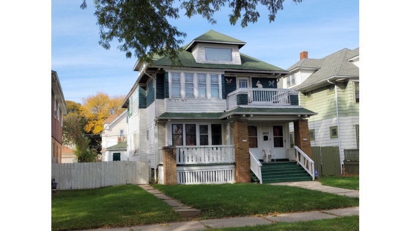 2935 N 48th St 2937 Milwaukee, WI 53210 by Shorewest Realtors $100,000