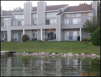 512 Bay View Ave 3, Twin Lakes, WI 53181-9643